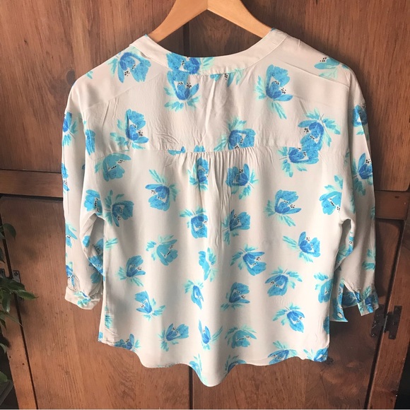 Ann Taylor Ladies’ Blouse Size MP - Picture 2 of 5